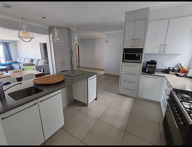 5 BEDROOM HOUSE FOR SALE IN CALYPSO BEACH